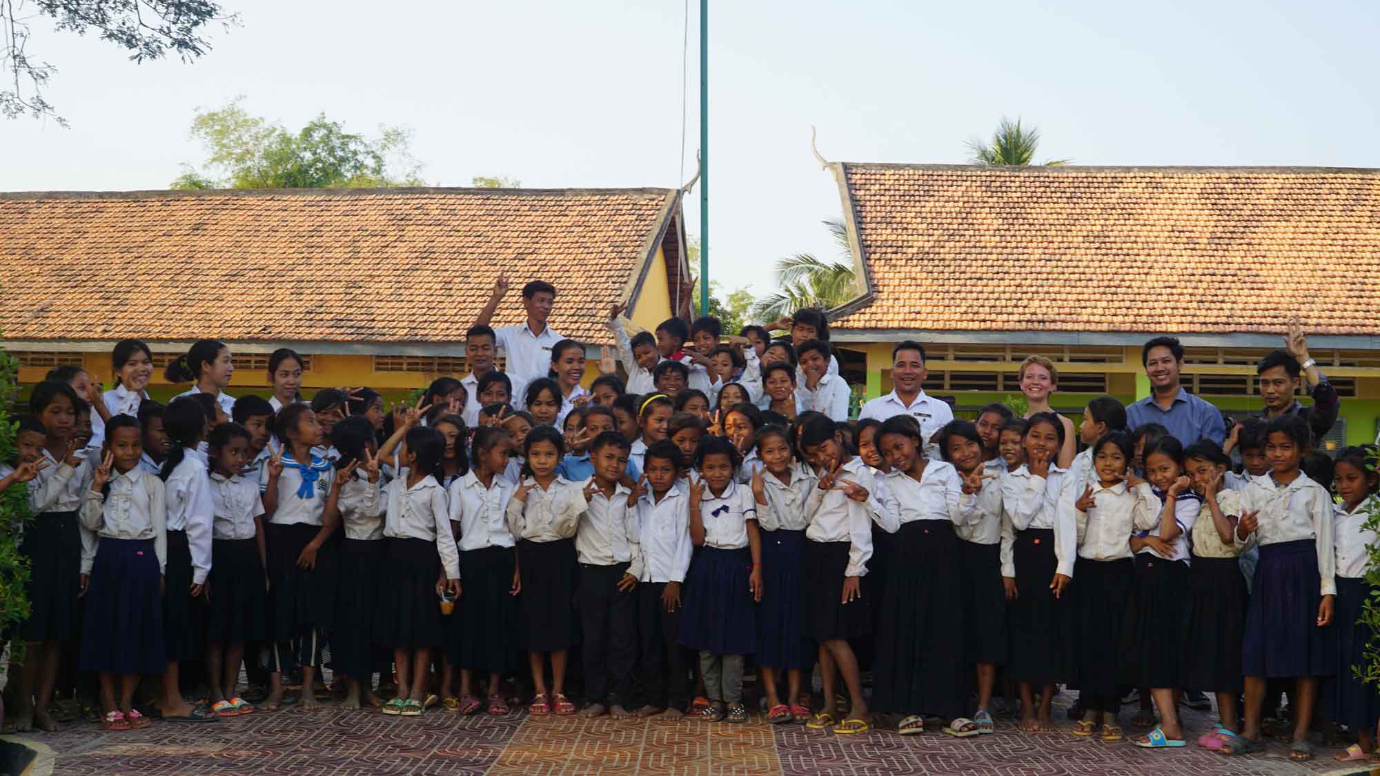 Animation musicale dans une école primaire au Cambodge